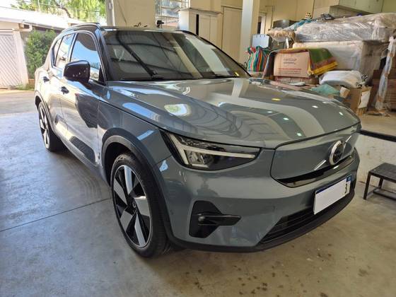 VOLVO XC40 P8 RECHARGE TWIN ELECTRIC ULTIMATE AWD VOLVO XC40 P8 RECHARGE TWIN ELECTRIC ULTIMATE AWD